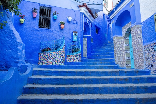 Strada e case blu a Chefchaouen Marocco