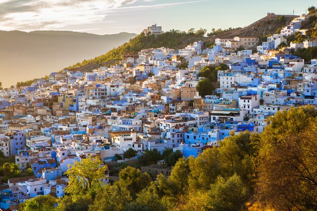 Strada e case blu a Chefchaouen Marocco