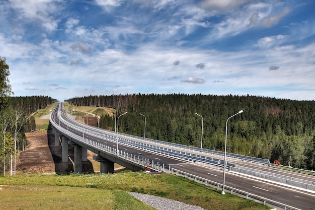 Strada forestale e ponte incompiuto.