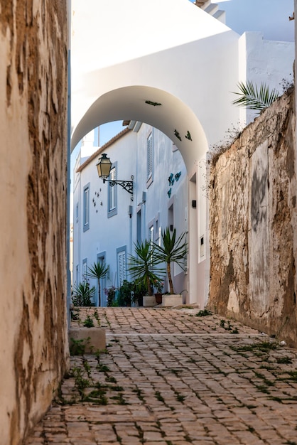 Strada nel centro storico di Albufeira in Algarve, Portugal