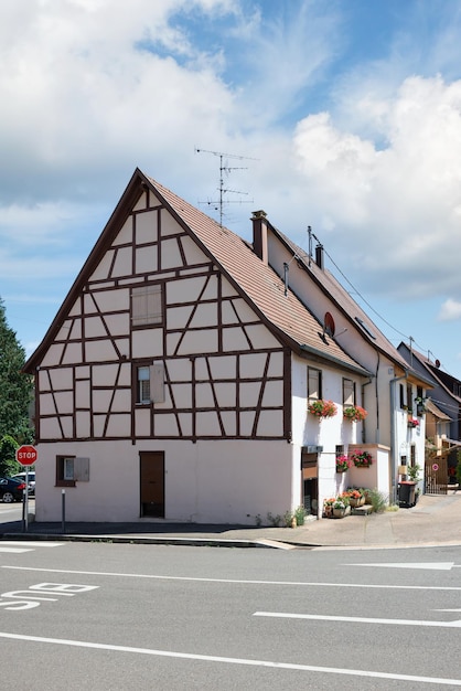 Strada nel comune di Eguisheim Francia