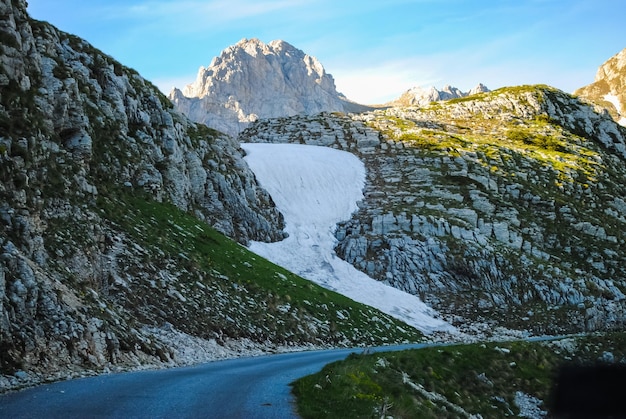 Strada panoramica nelle montagne del Montenegro