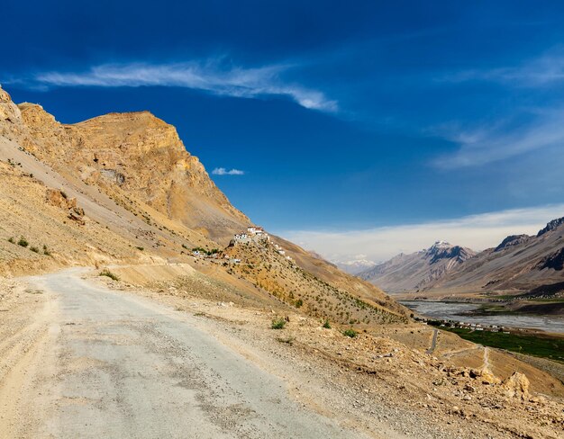 Strada per il monastero di Ki Spiti Valley Himachal Pradesh India