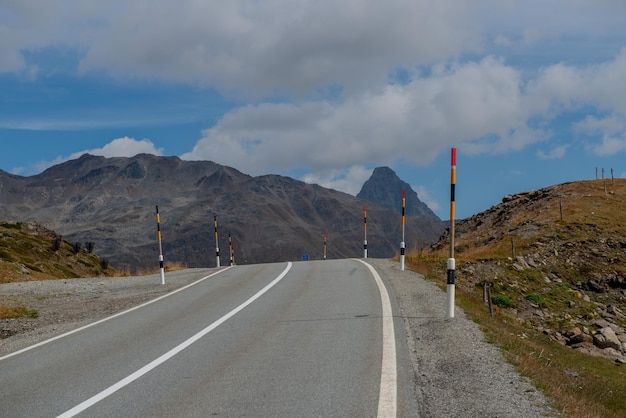 Strada per il passo del Bernina