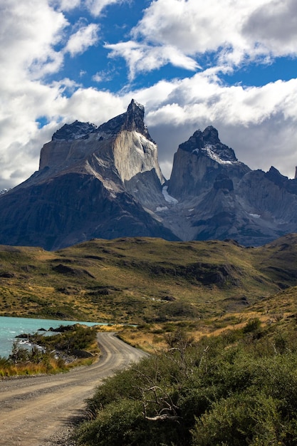 Strada per il punto di vista Parco nazionale Los Cuernos Torres del Paine nella Patagonia cilena