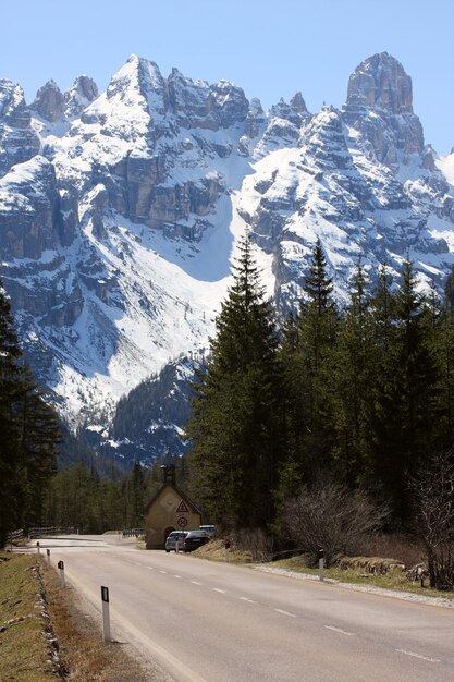 strada per la montagna