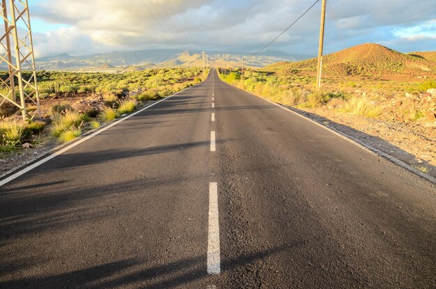 Strada solitaria nel deserto