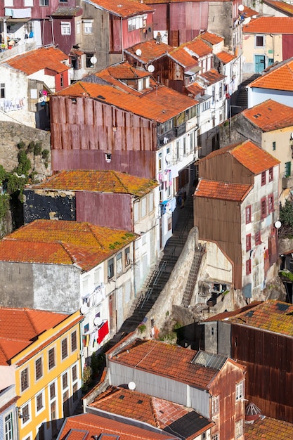 Strada stretta nel centro storico di Porto Portogallo