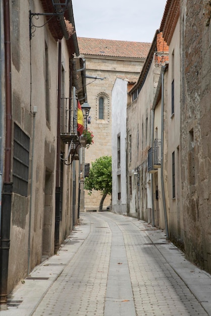 Strada vuota a Ledesma, Salamanca, Spagna