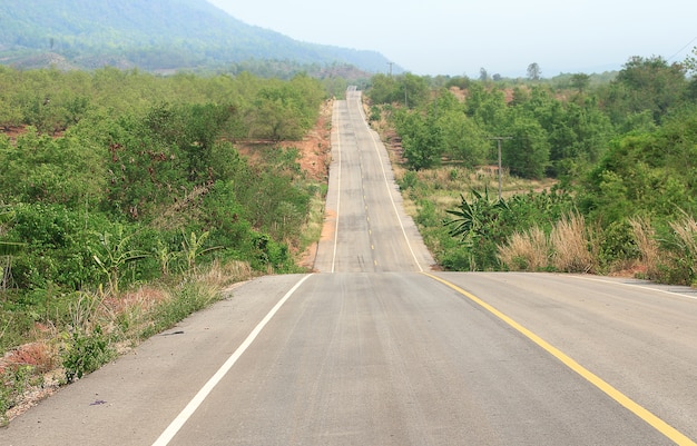 Strada vuota.