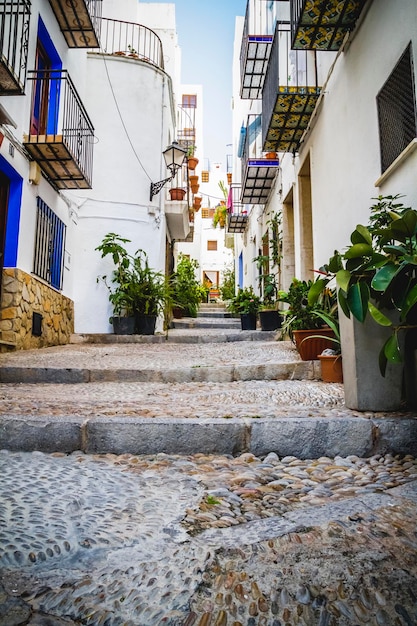 strade e architettura lungo la città costiera mediterranea in Spagna