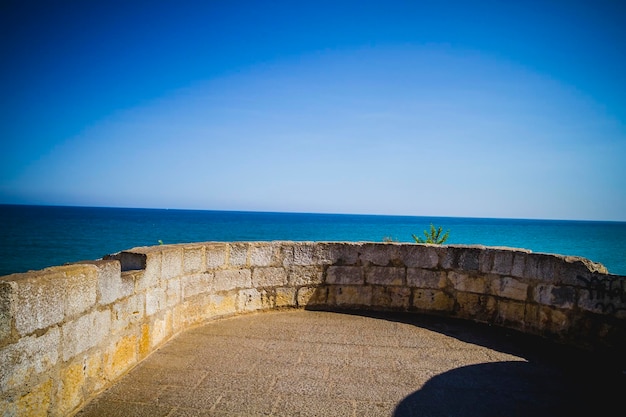 strade e architettura lungo la città costiera mediterranea in Spagna