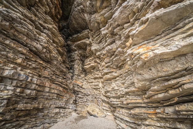 Strane formazioni rocciose sulla costa vicino a Budva