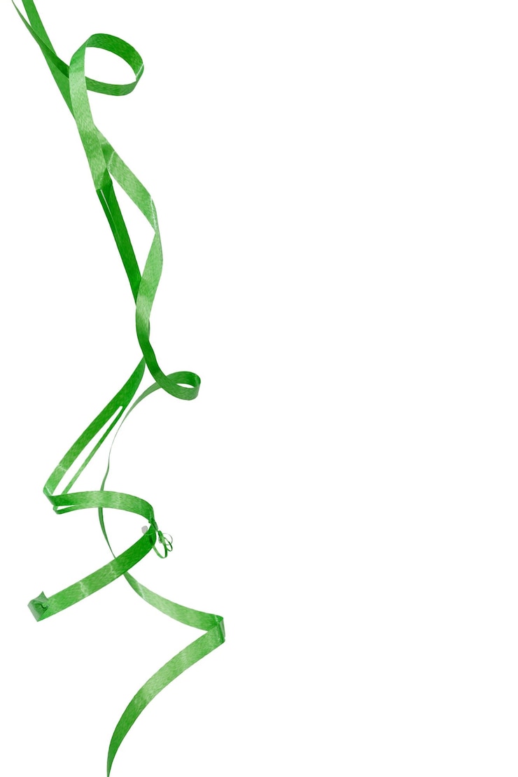 Foto streamer verde isolato su sfondo bianco