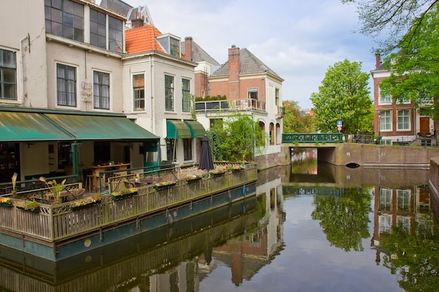 Street nella città vecchia di Den Haag, Olanda