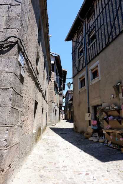 Strette strade acciottolate di La Alberca, una piccola città in Spagna.