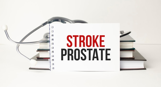 Stroke Il testo della PROSTATA sul quaderno accanto è uno stetoscopio