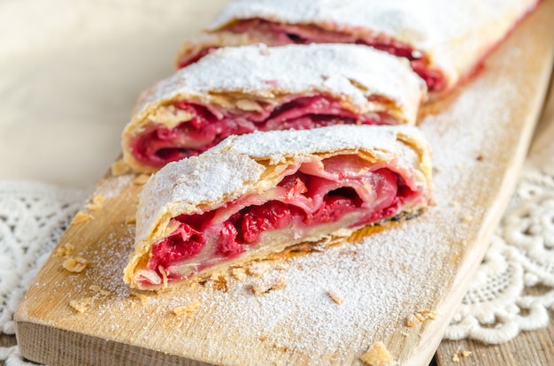 Strudel di ciliegie