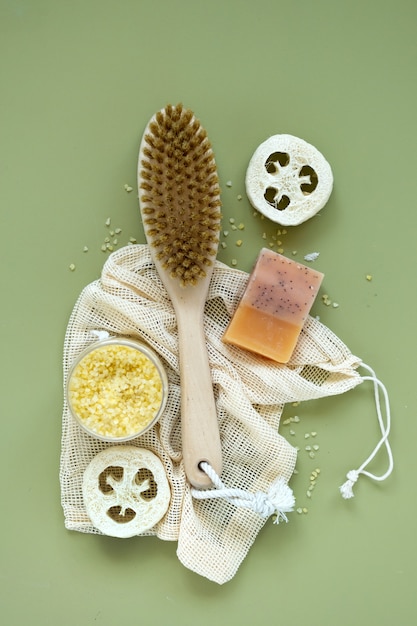 Strumenti da bagno organici naturali a spreco zero.