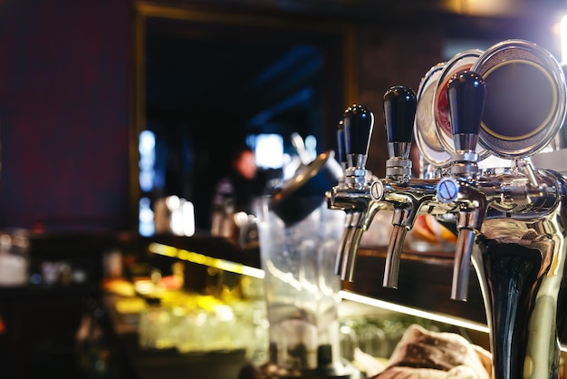 Strumenti del barista al bar in discoteca