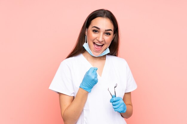 Strumenti della holding del dentista della donna