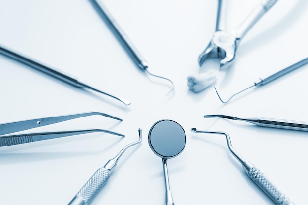 Strumenti o accessori per l'odontoiatria dell'attrezzatura per posate di base del dentista