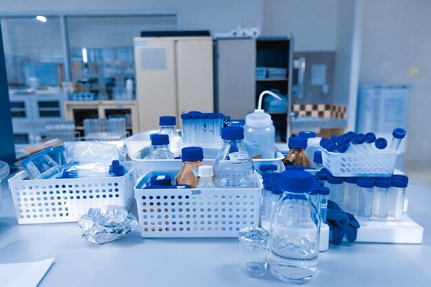 Strumenti per esperimenti scientifici in laboratorio