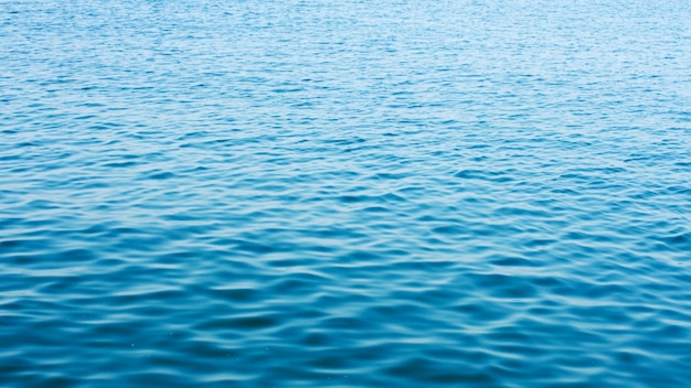 Struttura blu del fondo dell'acqua di mare