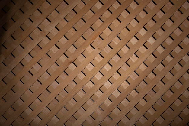 Struttura della grata di legno decorativa con fondo colorato