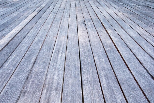 Struttura di legno con sfondo naturale modelli