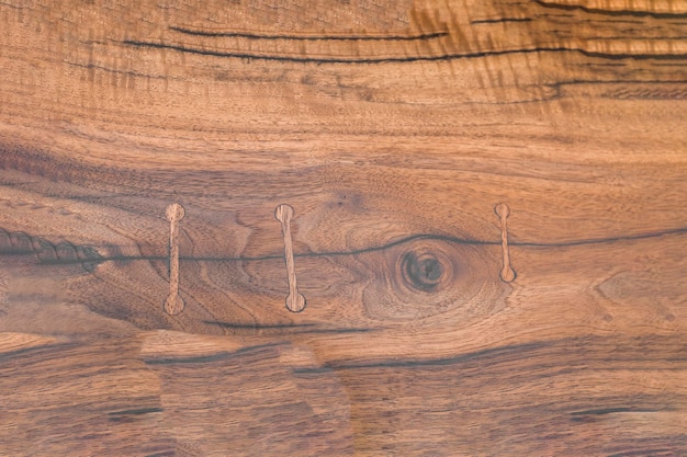 Struttura in legno di un lussuoso tavolo fatto a mano