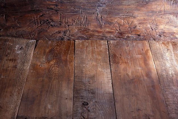 Struttura in legno marrone scuro tavole vecchie ruvide