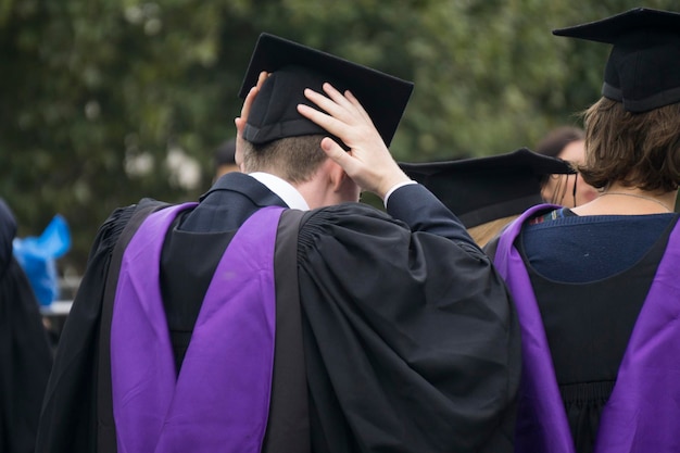 Studente laureato con titolo universitario