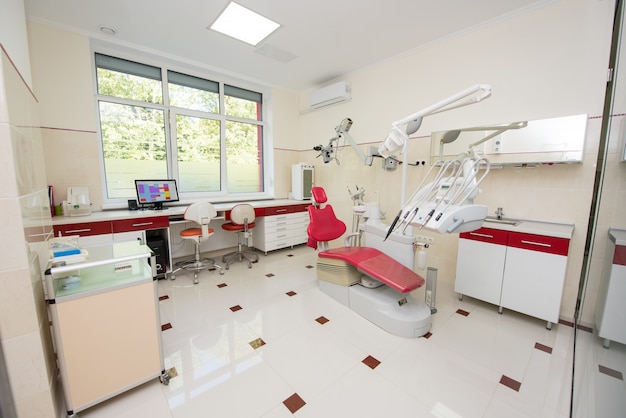 Studio dentistico con interior design moderno