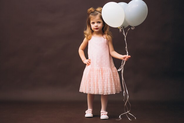 Studio modello bambina con palloncini