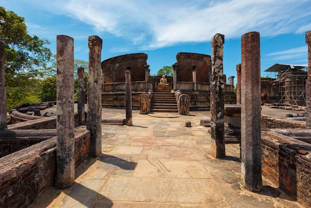 Stupa buddista antico vatadage nell'antica città pollonaruwa sri lanka