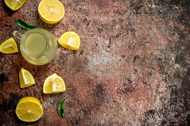 Succo di limone in caraffa