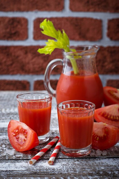 Succo di pomodoro fresco Messa a fuoco selettiva