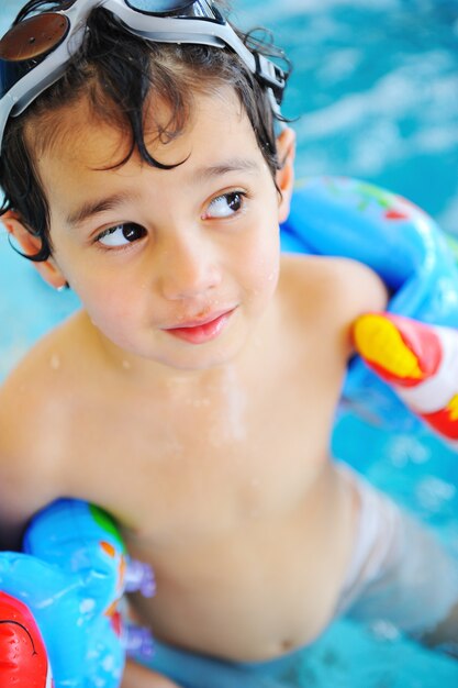 Sulla bellissima piscina, estate ottima giornata!