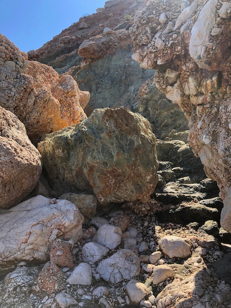 Suluada Isola Turchia Rocce Di Pietra. Viaggio estivo autunnale.