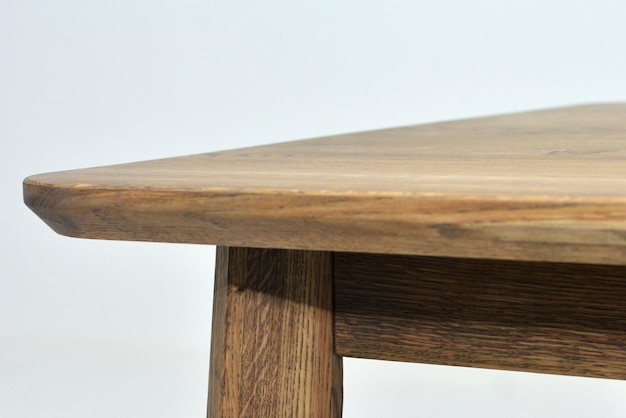 Superficie del tavolo da pranzo in legno Mobili in legno naturale vista ravvicinata