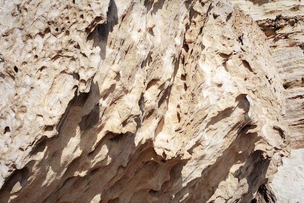 Superficie di roccia sabbiosa Riva rocciosa del Mar Caspio