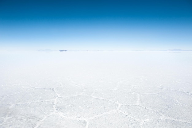 Superficie di sale di Salar de Uyuni distesa di sale. Altipiano, Bolivia. Paesaggi del Sud America
