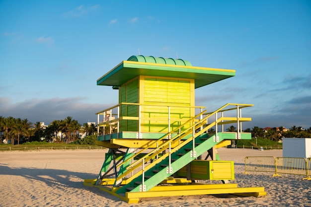 Supporto del bagnino di Miami Beach durante le vacanze estive