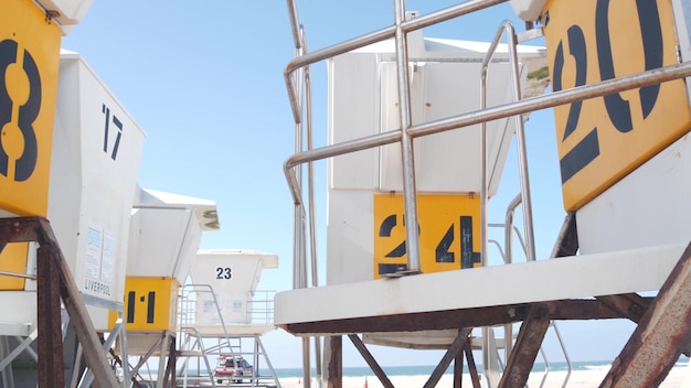Supporto per bagnino o torre di guardia per il surf in california ocean beach usa