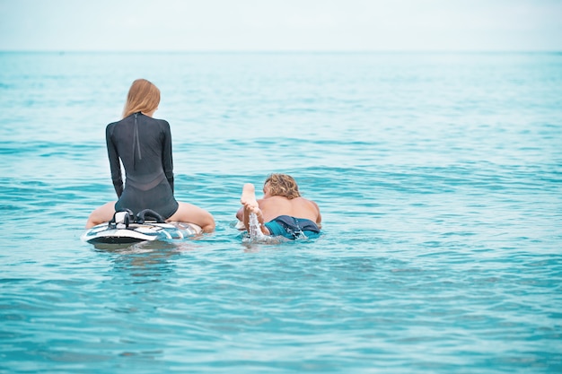 Surfisti in spiaggia