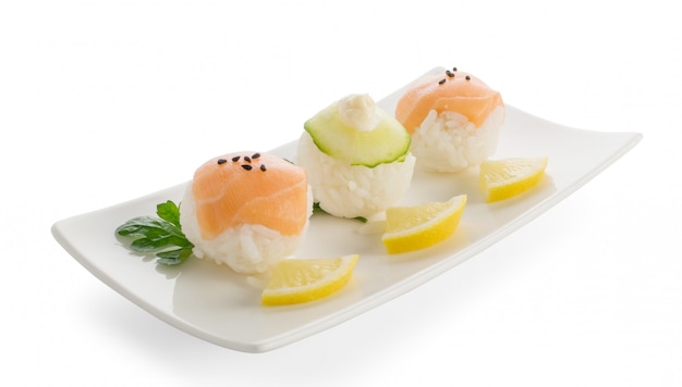 Sushi Balls o Temarizushi di salmone e cetriolo