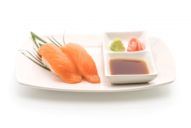 sushi di salmone nigiri - stile di cibo giapponese