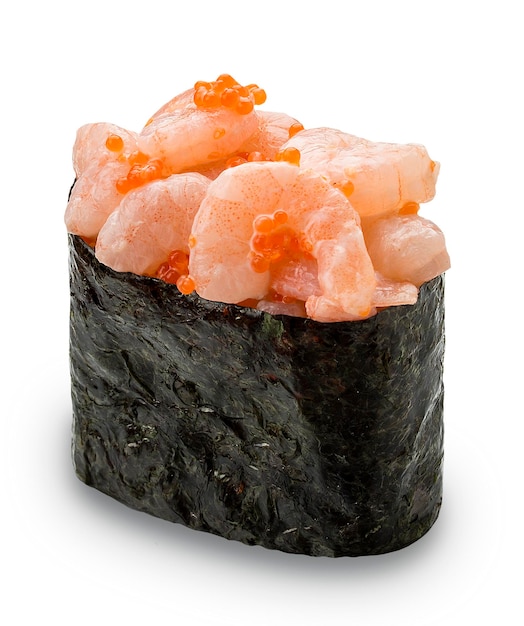 Sushi Gunkan con gamberi e tobiko su sfondo bianco isolato