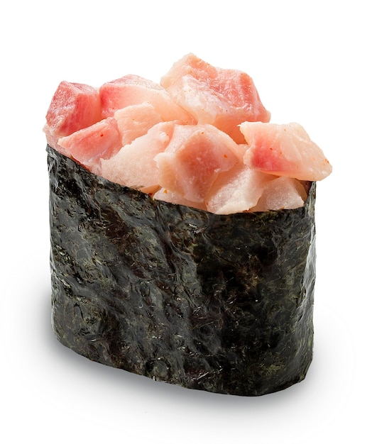 Sushi Gunkan con pesce persico su sfondo bianco isolato